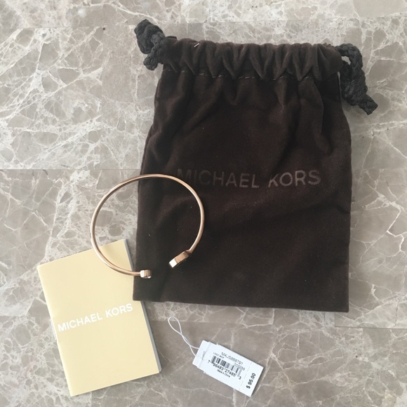 Michael Kors rose gold bangle with mother of pearl - Picture 2 of 4